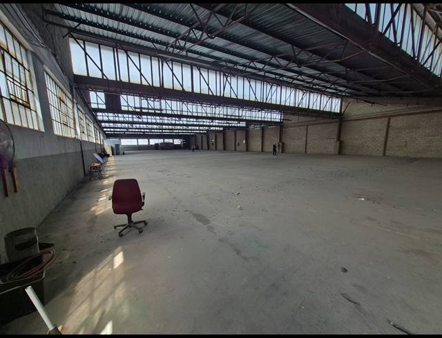 2,800M² WAREHOUSE TO LET IN HERIOTDALE